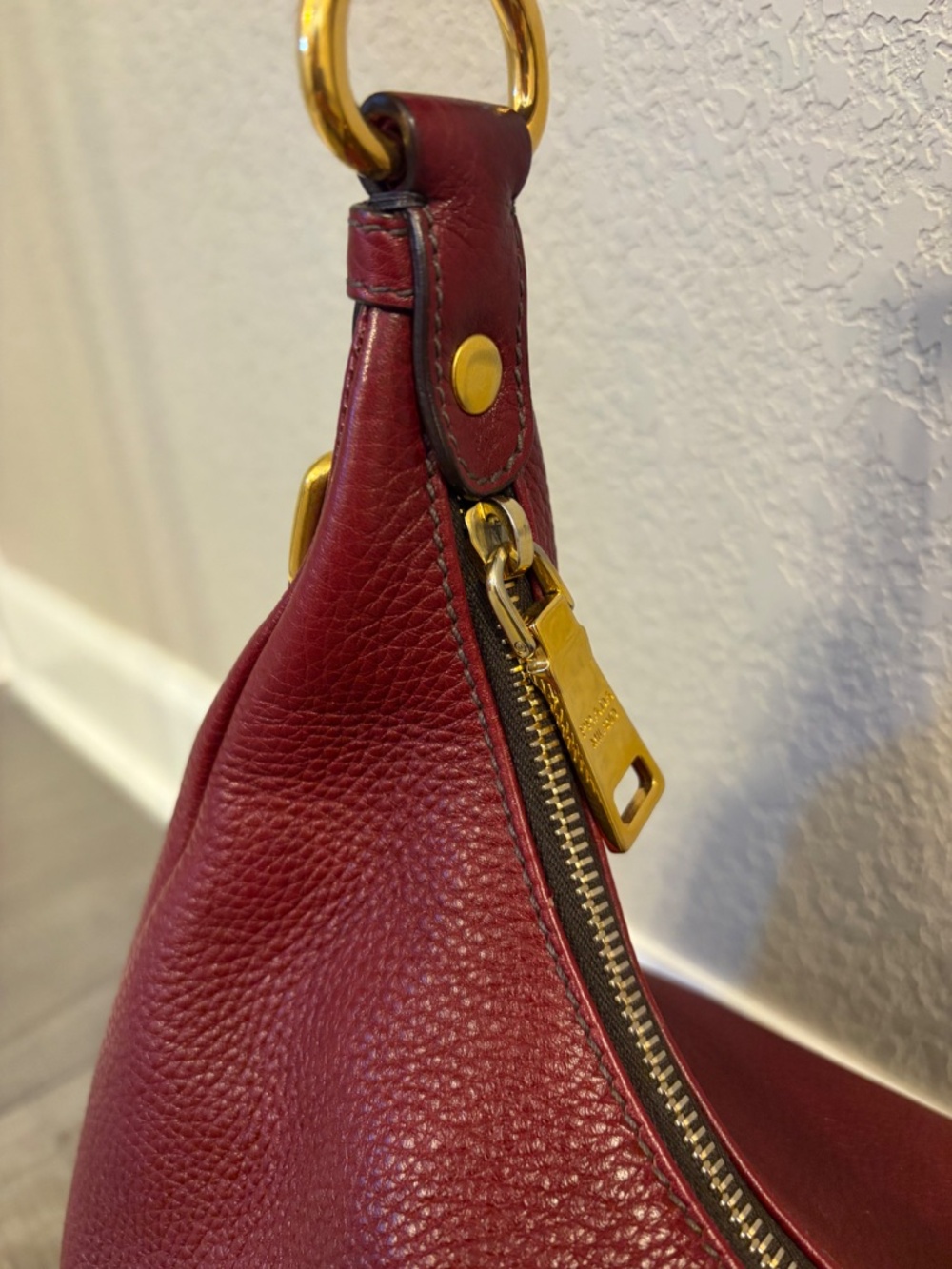 Prada Vitello Daino Hobo Handbag in Amaranto *PRISTINE* - Picture 3 of 12